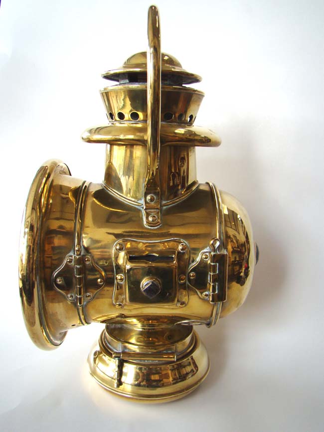 A rare early 20th century brass driving lantern made by C.T.Hamm of Rochester, N.Y., circa 1908 — image 4